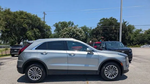 2025 Cadillac XT4 Premium Luxury