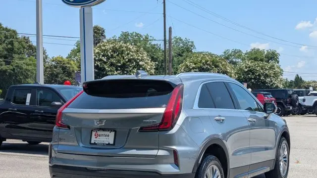 2025 Cadillac XT4 Premium Luxury