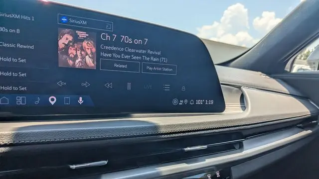 2025 Cadillac XT4 Premium Luxury
