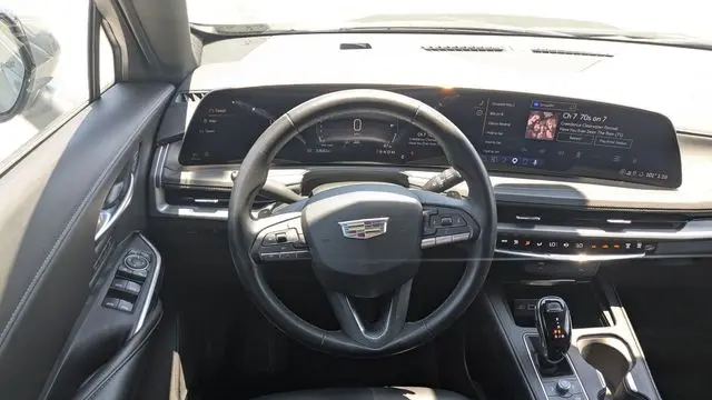 2025 Cadillac XT4 Premium Luxury