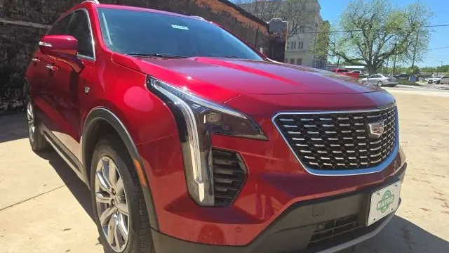 2023 Cadillac XT4 Premium Luxury