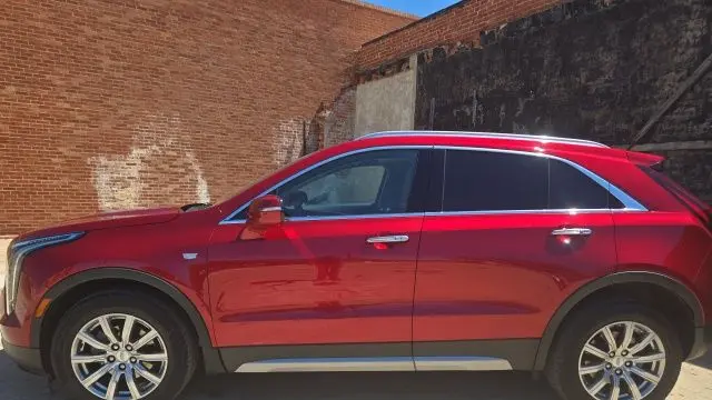 2023 Cadillac XT4 Premium Luxury