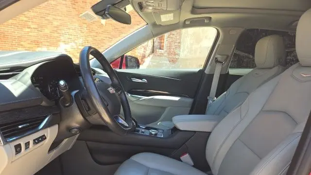 2023 Cadillac XT4 Premium Luxury