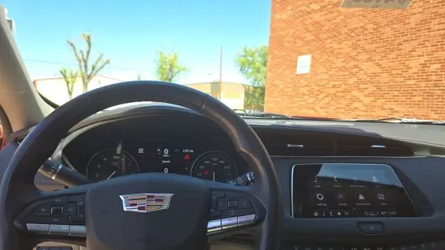 2023 Cadillac XT4 Premium Luxury