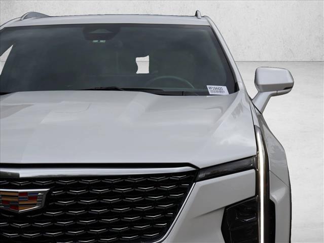 2024 Cadillac XT4 Premium Luxury — photo 1 of 12