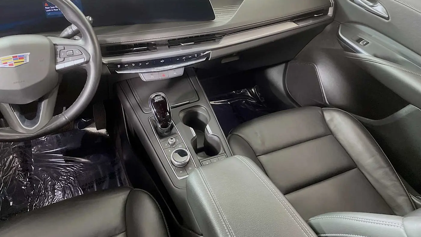 2024 Cadillac XT4 Premium Luxury