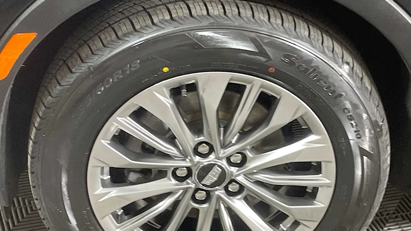 2024 Cadillac XT4 Premium Luxury