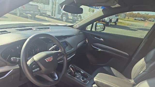 2022 Cadillac XT4 Premium Luxury