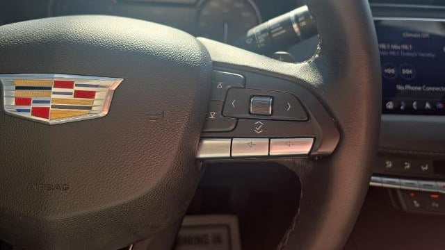 2022 Cadillac XT4 Premium Luxury