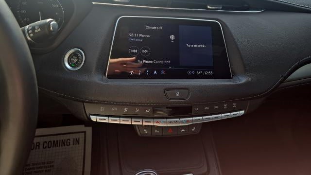 2022 Cadillac XT4 Premium Luxury