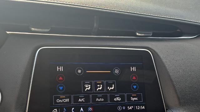 2022 Cadillac XT4 Premium Luxury