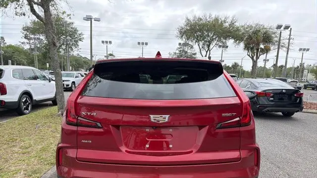 2024 Cadillac XT4 Premium Luxury