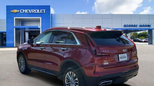 2024 Cadillac XT4 Premium Luxury