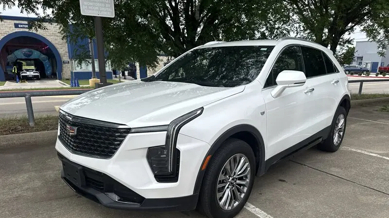 2024 Cadillac XT4 Premium Luxury