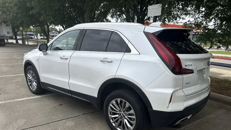 2024 Cadillac XT4 Premium Luxury
