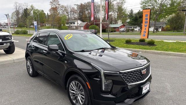 2024 Cadillac XT4 Premium Luxury