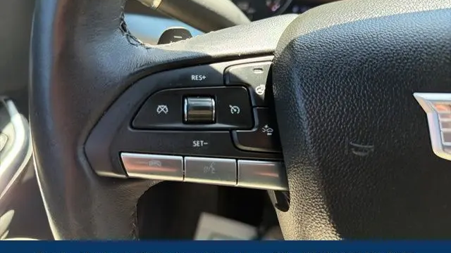 2022 Cadillac XT4 Premium Luxury