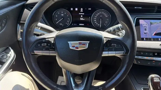 2022 Cadillac XT4 Premium Luxury
