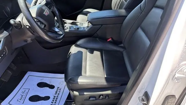 2022 Cadillac XT4 Premium Luxury