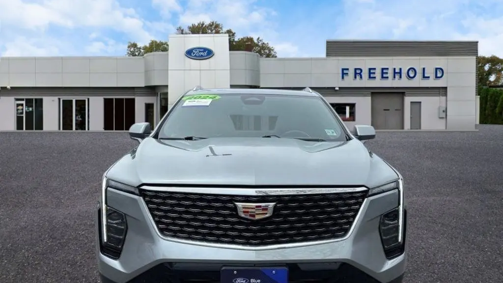 2024 Cadillac XT4 Premium Luxury