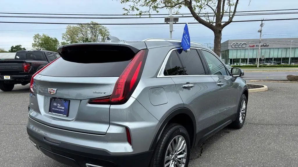 2024 Cadillac XT4 Premium Luxury