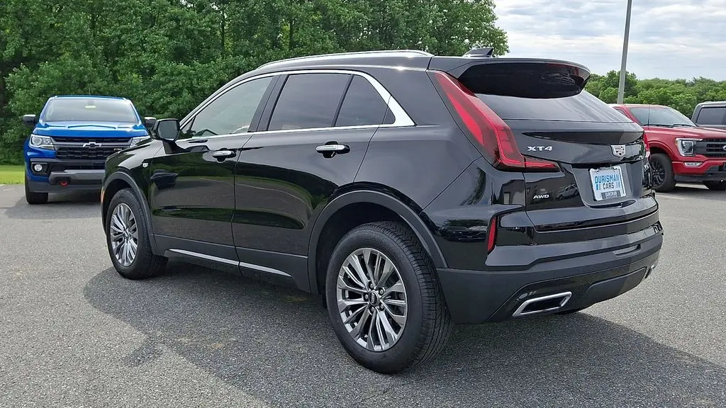 2024 Cadillac XT4 Premium Luxury