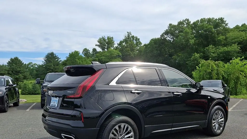 2024 Cadillac XT4 Premium Luxury