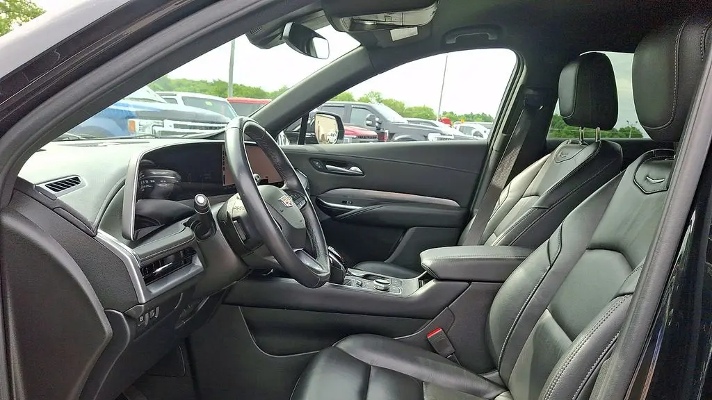 2024 Cadillac XT4 Premium Luxury