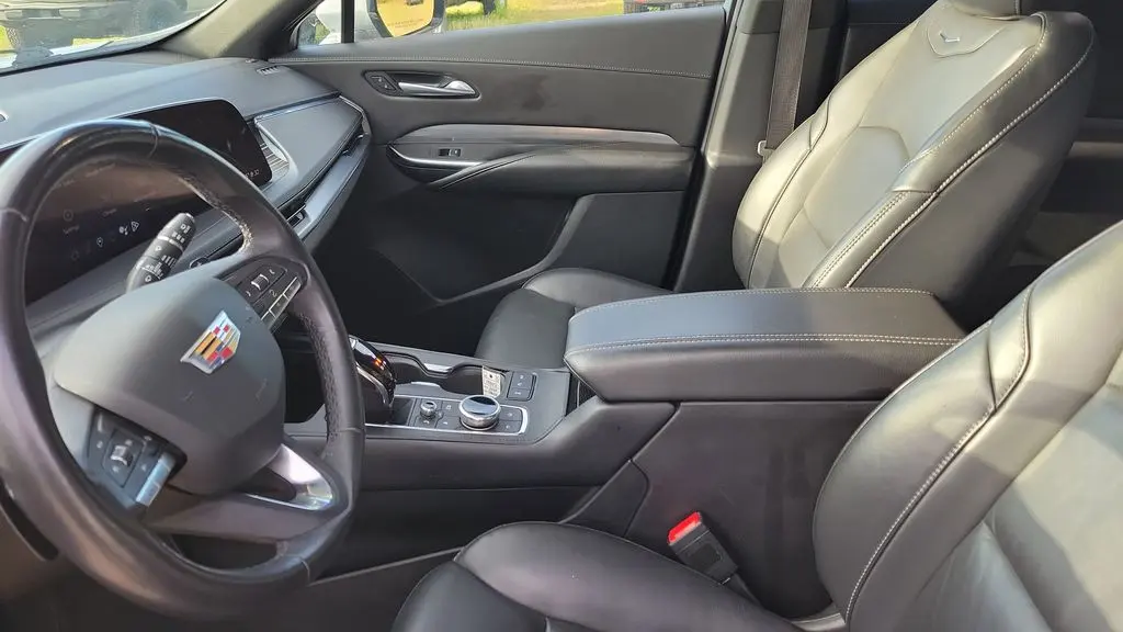2024 Cadillac XT4 Premium Luxury