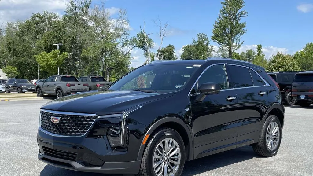 2025 Cadillac XT4 Premium Luxury