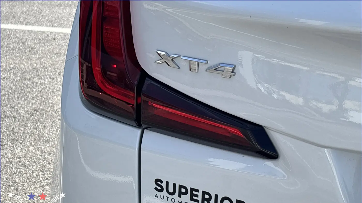 2023 Cadillac XT4 Premium Luxury