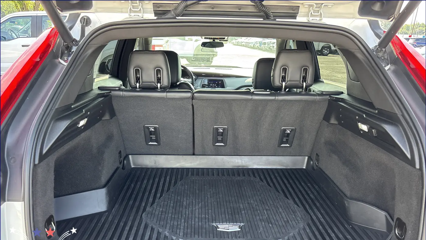 2023 Cadillac XT4 Premium Luxury