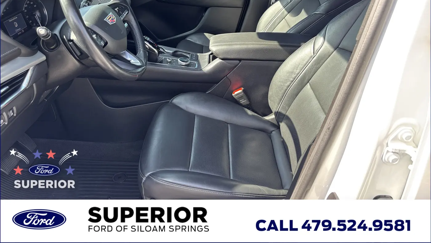 2023 Cadillac XT4 Premium Luxury
