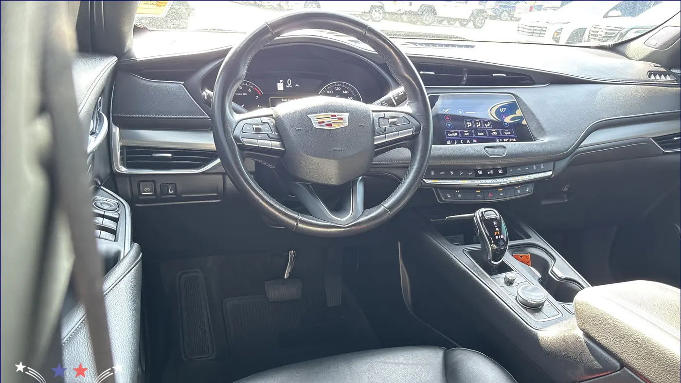 2023 Cadillac XT4 Premium Luxury