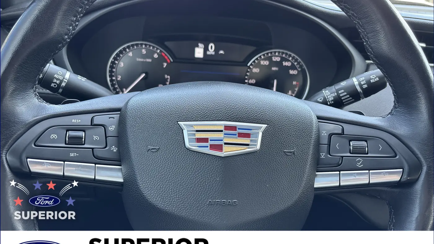 2023 Cadillac XT4 Premium Luxury
