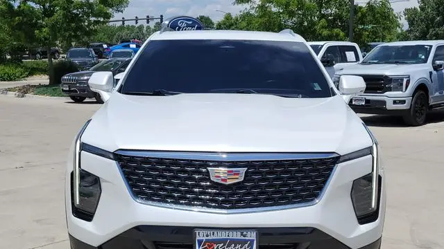 2024 Cadillac XT4 Premium Luxury