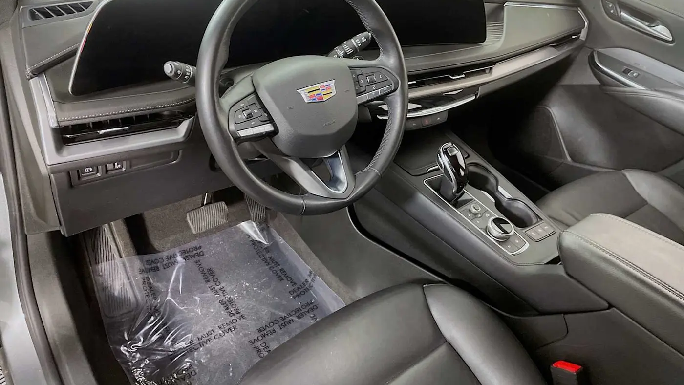 2025 Cadillac XT4 Premium Luxury