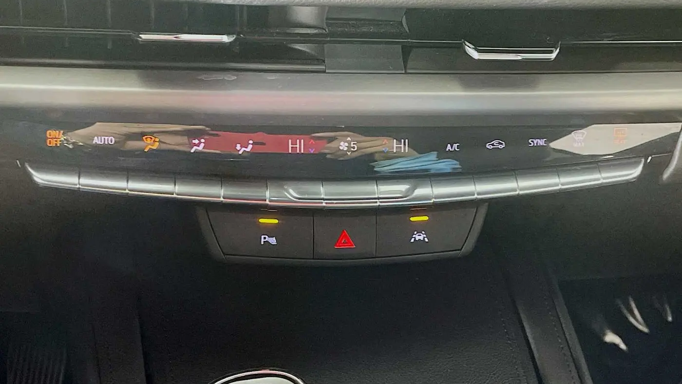 2025 Cadillac XT4 Premium Luxury