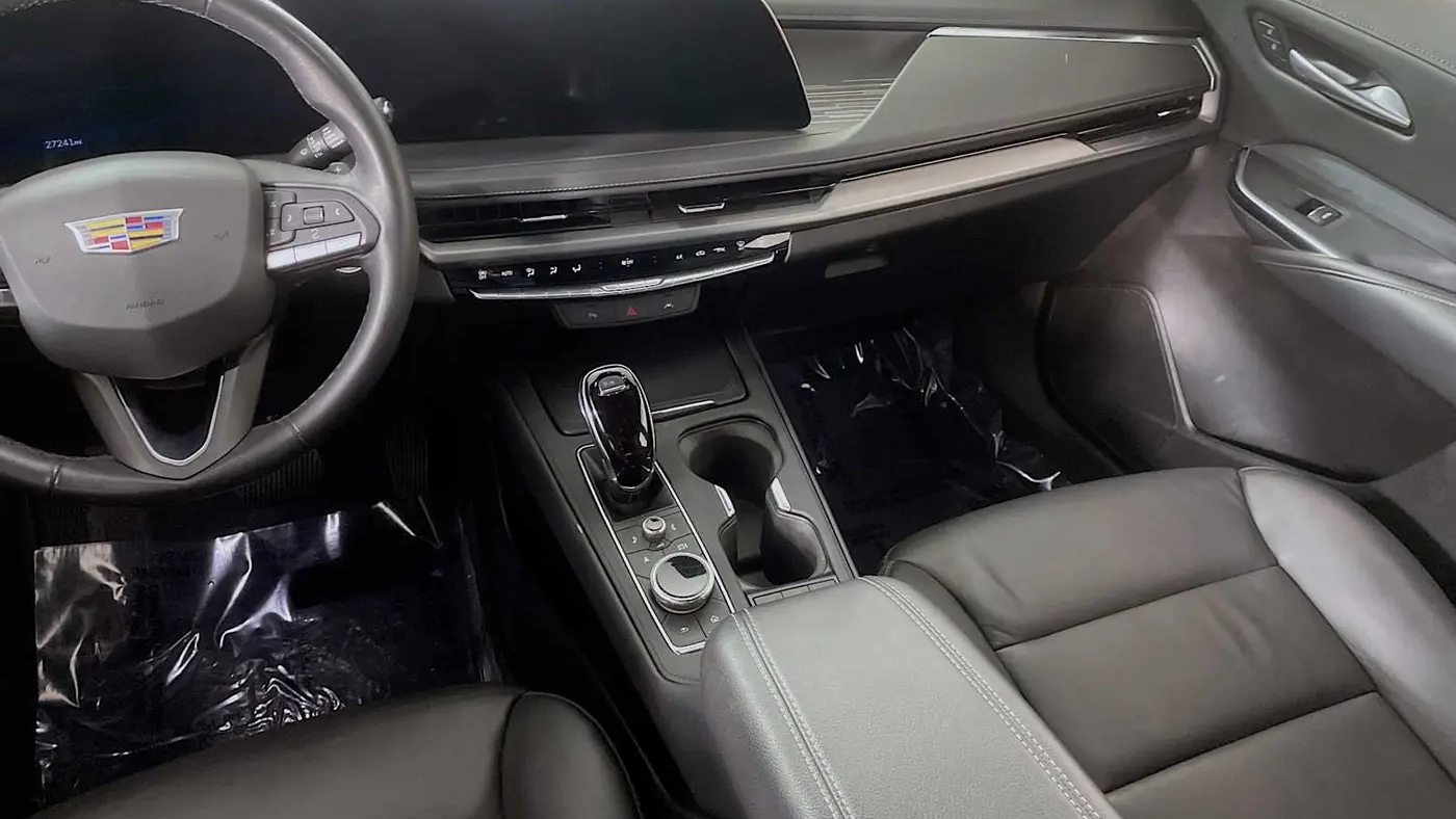 2025 Cadillac XT4 Premium Luxury