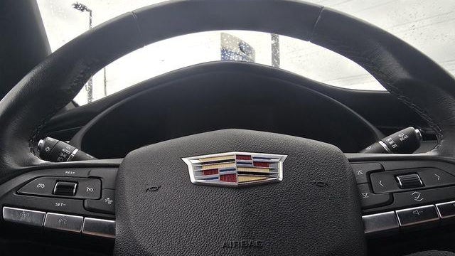 2023 Cadillac XT4 Premium Luxury