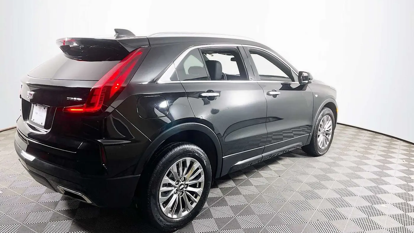 2024 Cadillac XT4 Premium Luxury