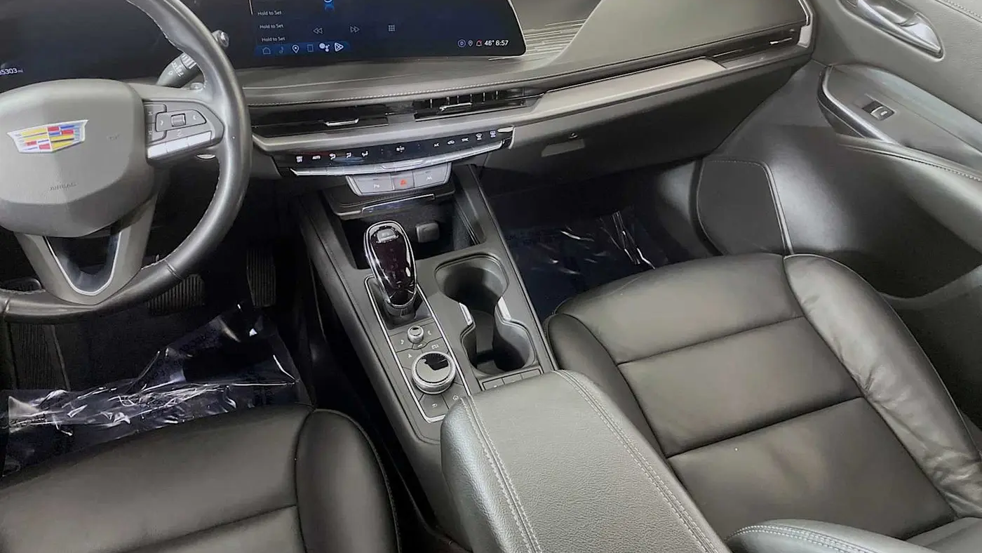 2024 Cadillac XT4 Premium Luxury
