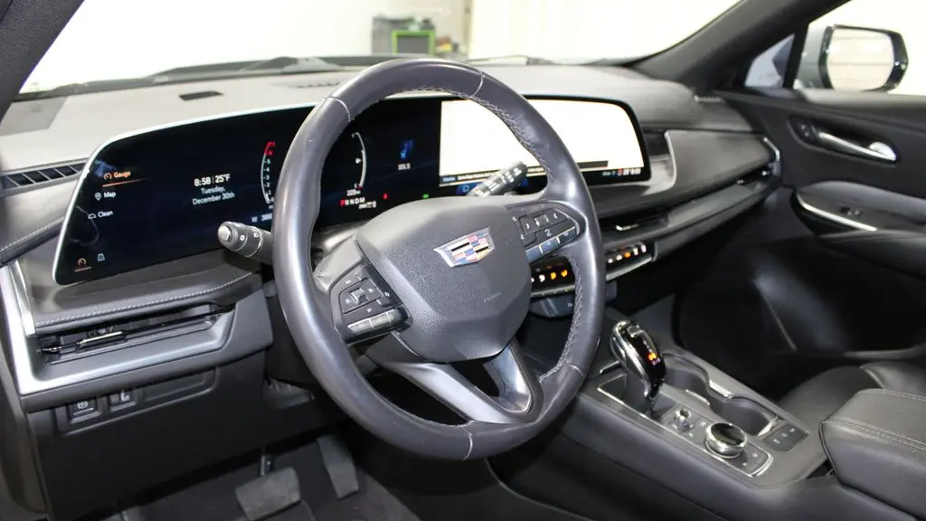 2024 Cadillac XT4 Premium Luxury