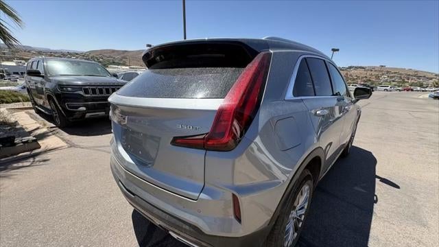 2025 Cadillac XT4 Premium Luxury