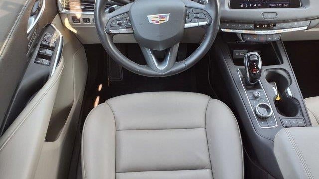 2023 Cadillac XT4 Premium Luxury