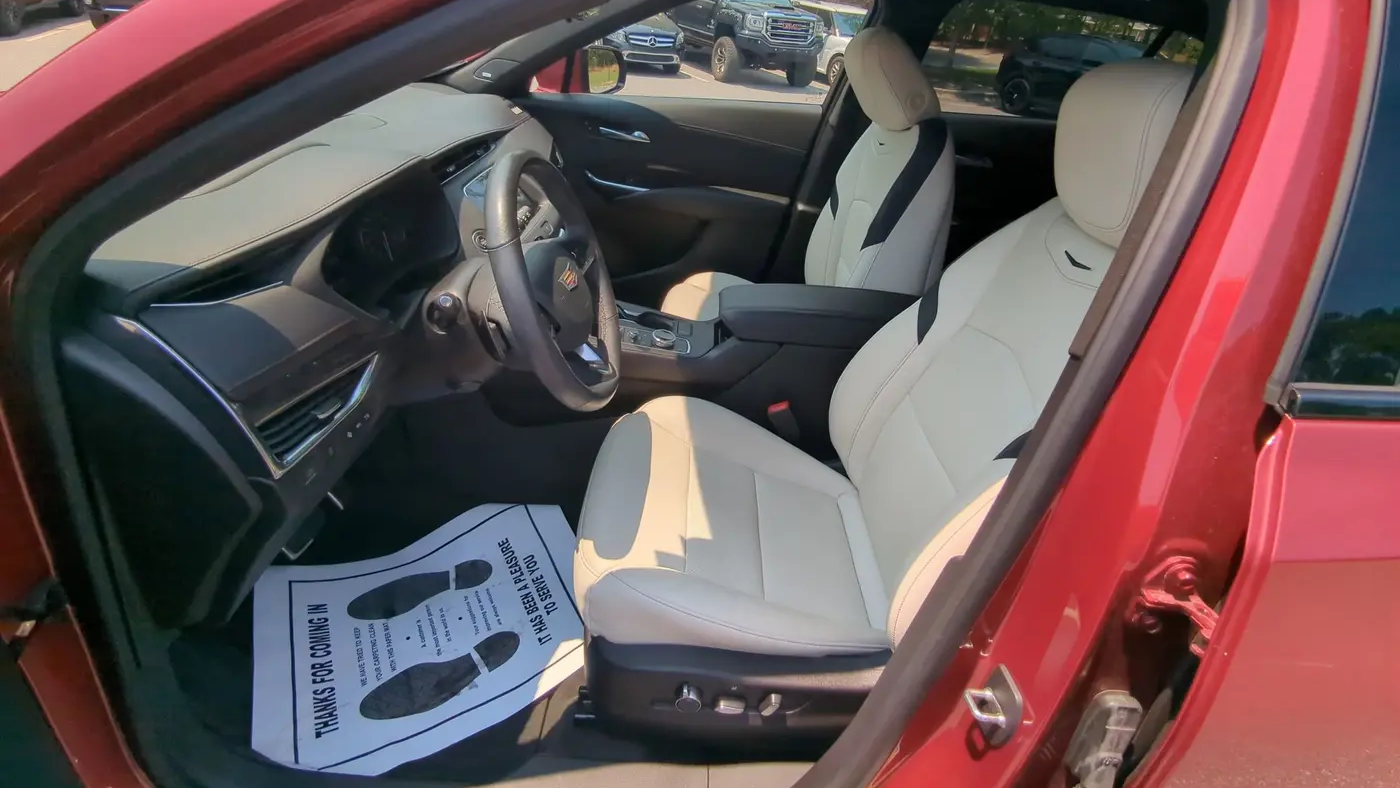 2023 Cadillac XT4 Sport