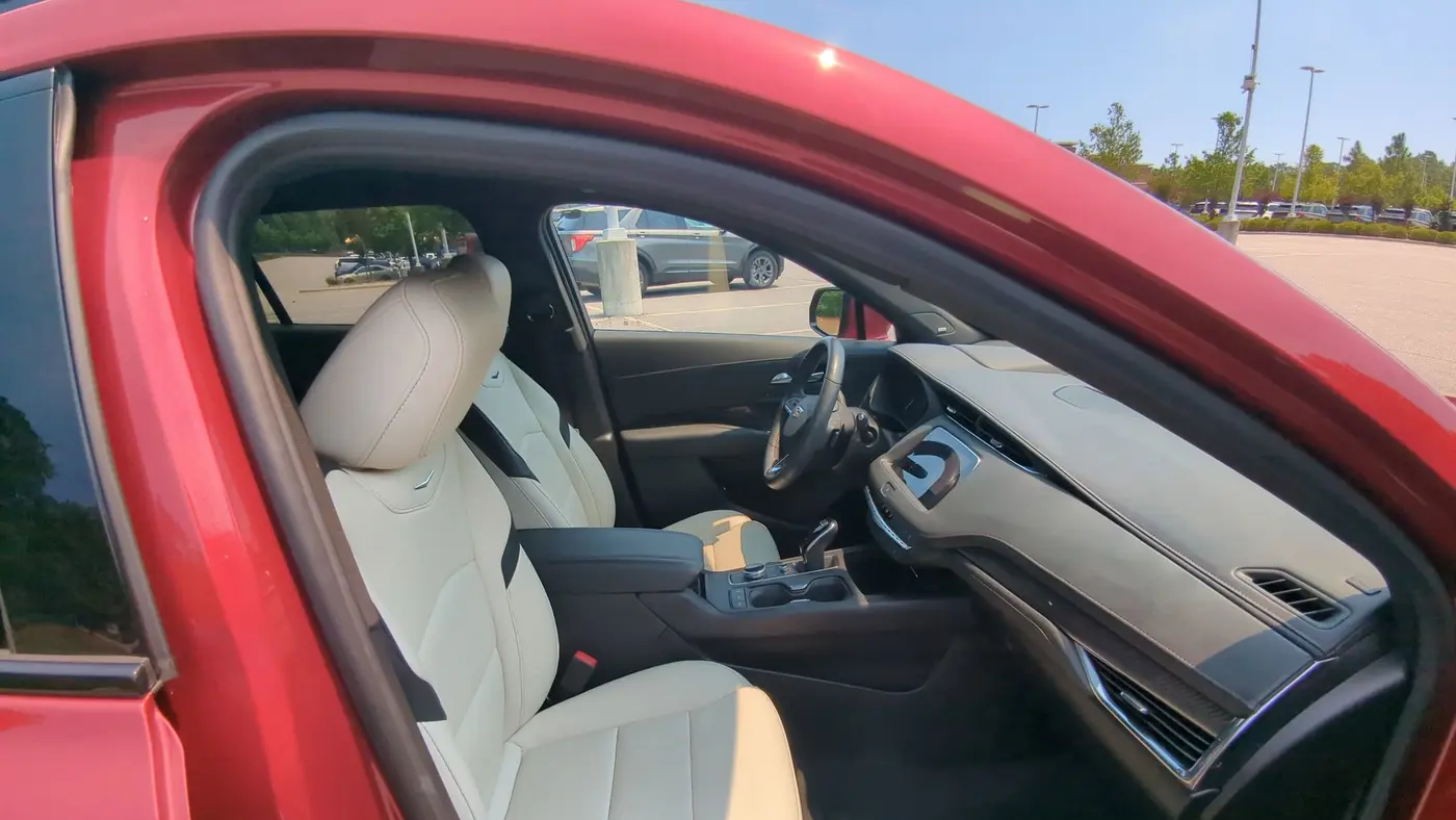 2023 Cadillac XT4 Sport