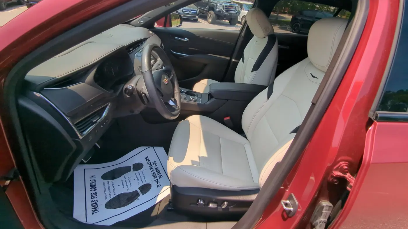 2023 Cadillac XT4 Sport