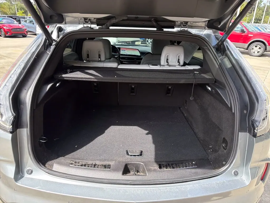 2025 Cadillac XT4 - $37,501