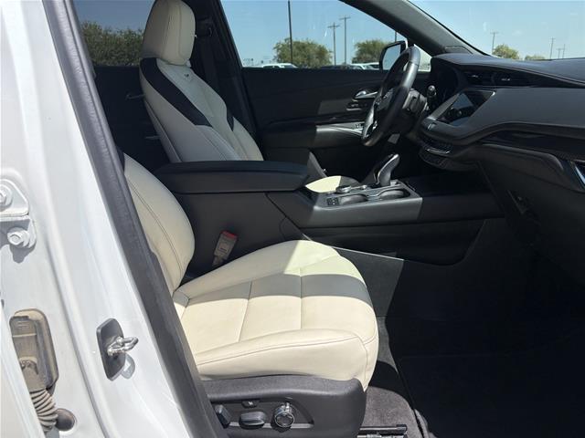 2022 Cadillac XT4 - $25,145